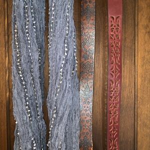 Accessory lot - 2 belts & scarf